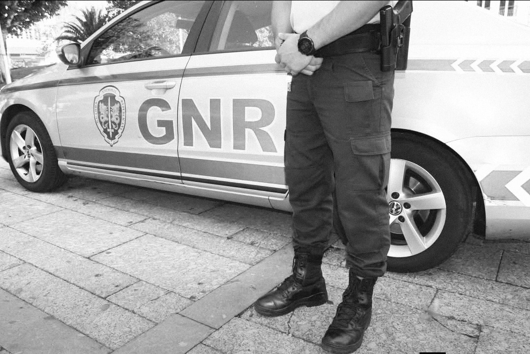GNR caça dois homens a roubar gasóleo em Famalicão
