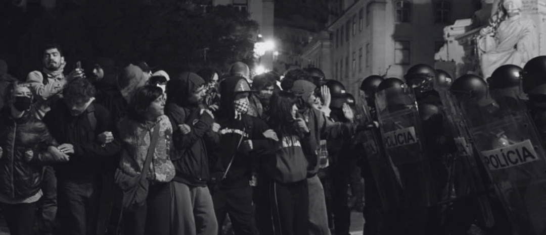 Polícia desmobiliza manifestantes em Lisboa e no Porto e retira tendas