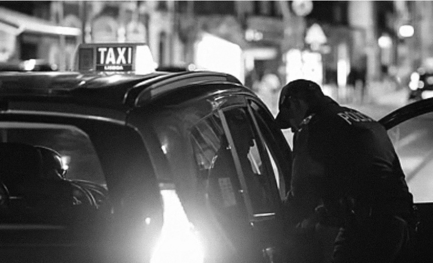Taxista apanhado com taxa de álcool oito vezes superior ao limite legal