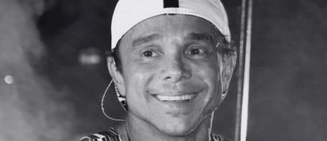 Morreu Netinho, o cantor do sucesso “Milla”, aos 60 anos
